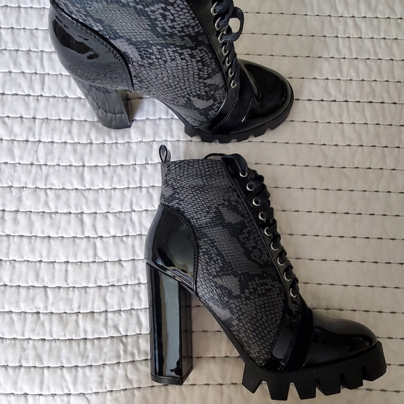 Fashion Nova Black faux snake skin bootie - Picture 6 of 6
